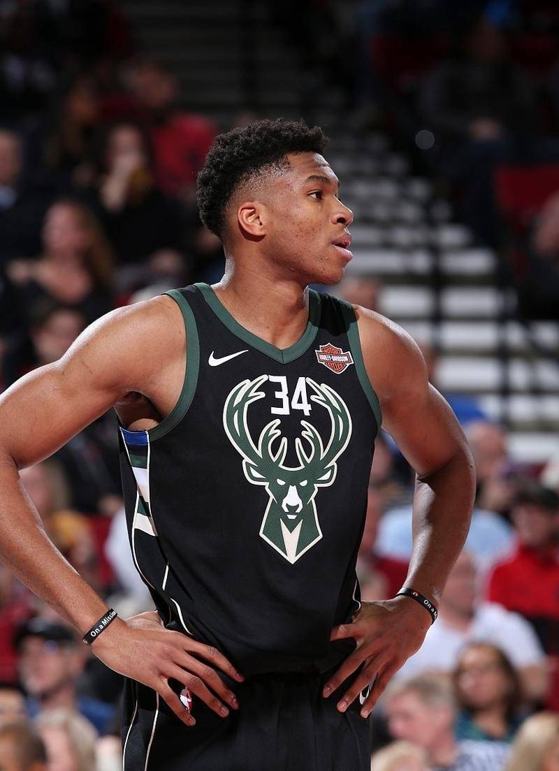 九游官网入口充值-美国队前途光明！，字母哥新星反败为胜表现突出引发球迷热议-九游官网入口充值