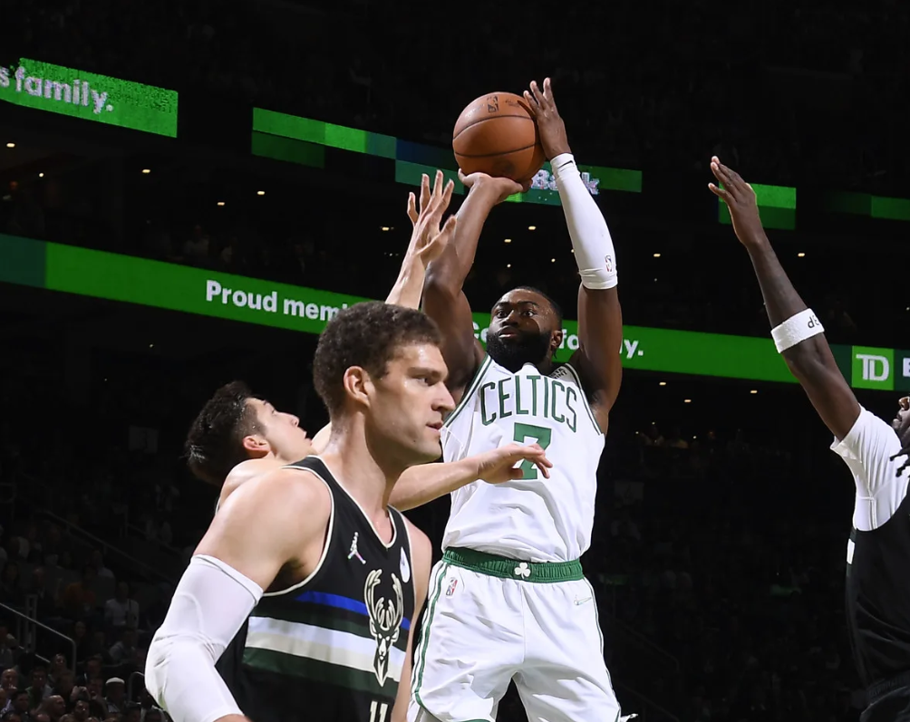 九游官网入口地址-TheShy重要时刻最后时刻胜出，雄鹿带队取胜！再创辉煌时刻-九游官网入口地址